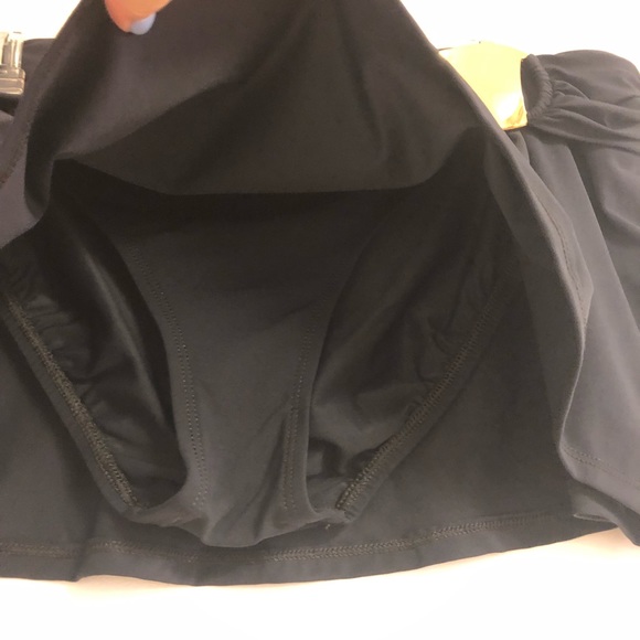 S O L D NWOT 2-piece swimsuit set - Picture 6 of 8